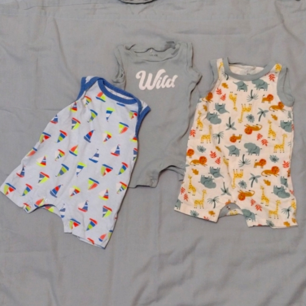 Bundle of 3 rompers boy's 0-3